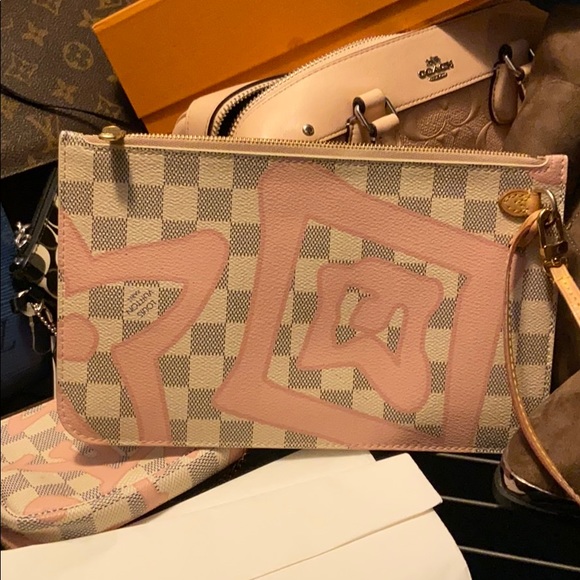 Authentic Louis Vuitton purses, wristlets, etc - Picture 7 of 8